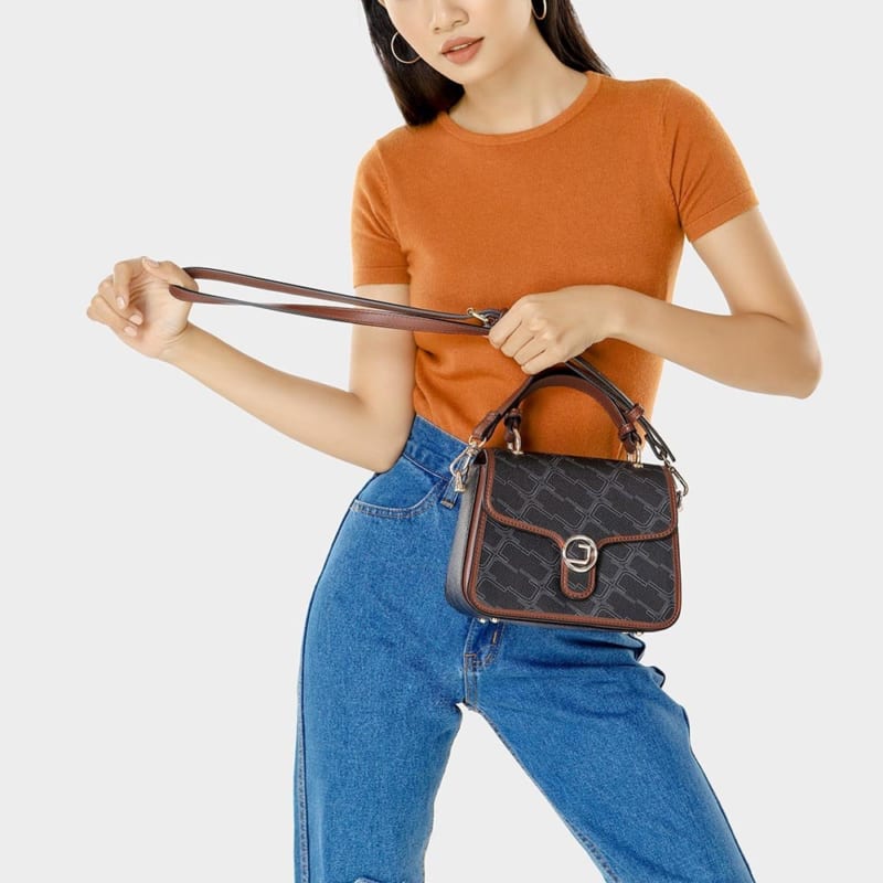 Túi xách nhỏ nắp gập họa tiết monogram - Hình ảnh 4